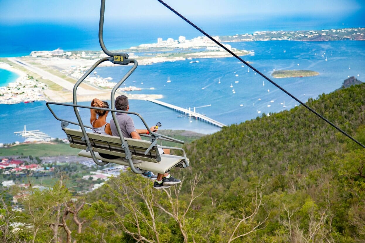 ziplining in sxm vacations rentals at the hills residence simpson bay sint maarten volez au-dessus de sint maarten Saint Martin les tyroliennes